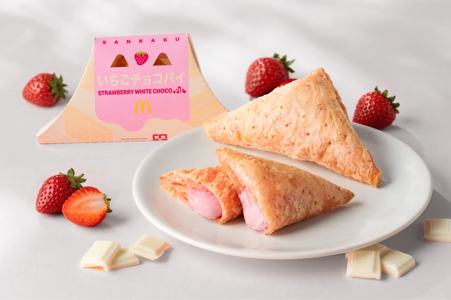 台灣吃得到！日本超夯草莓白巧克力三角派登台　OREO草莓冰炫風回歸