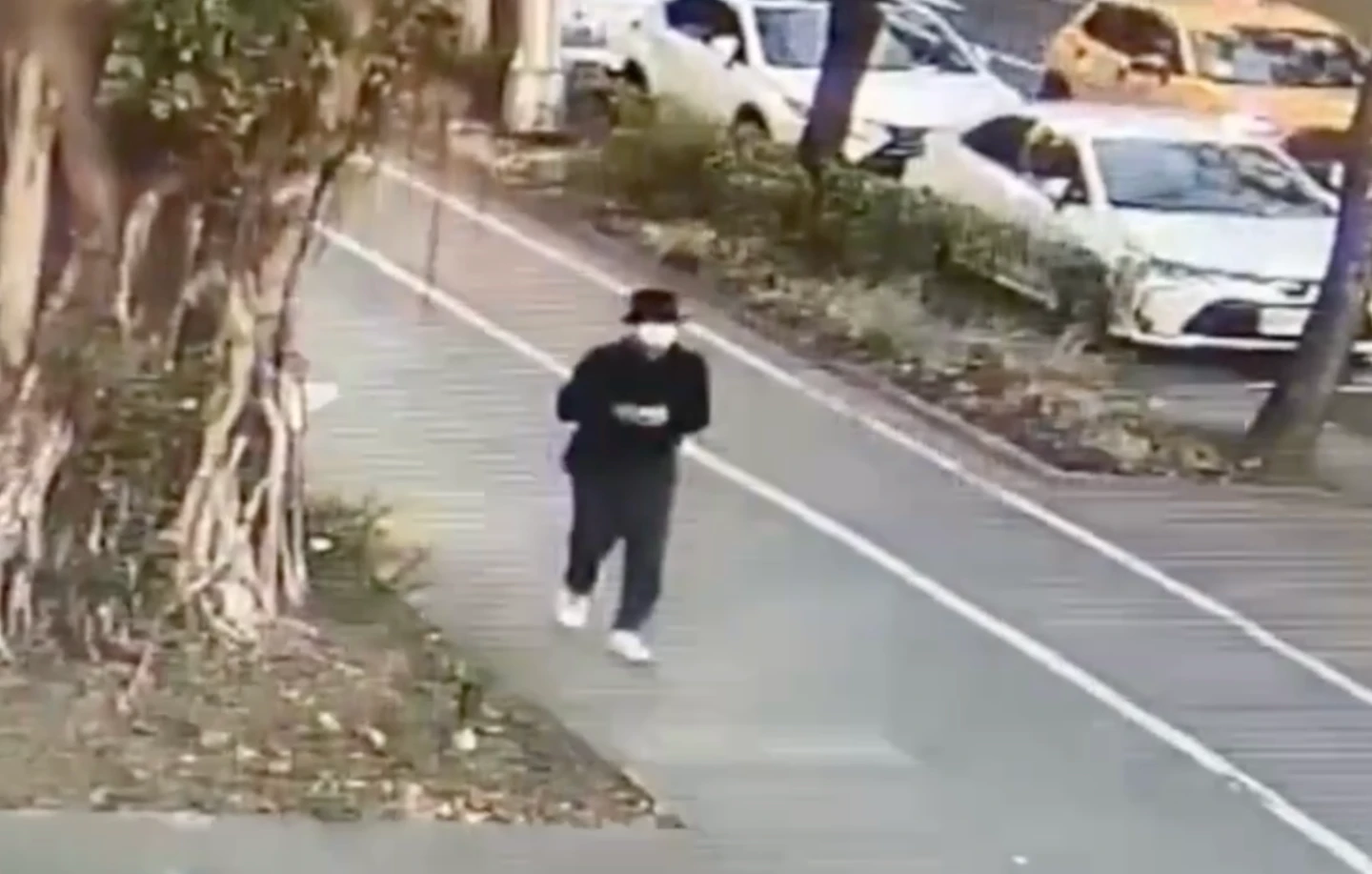 專挑捷運偷皮夾！港男來台10度偷卡盜刷落網　她進站20分鐘在中東遭狂刷9萬