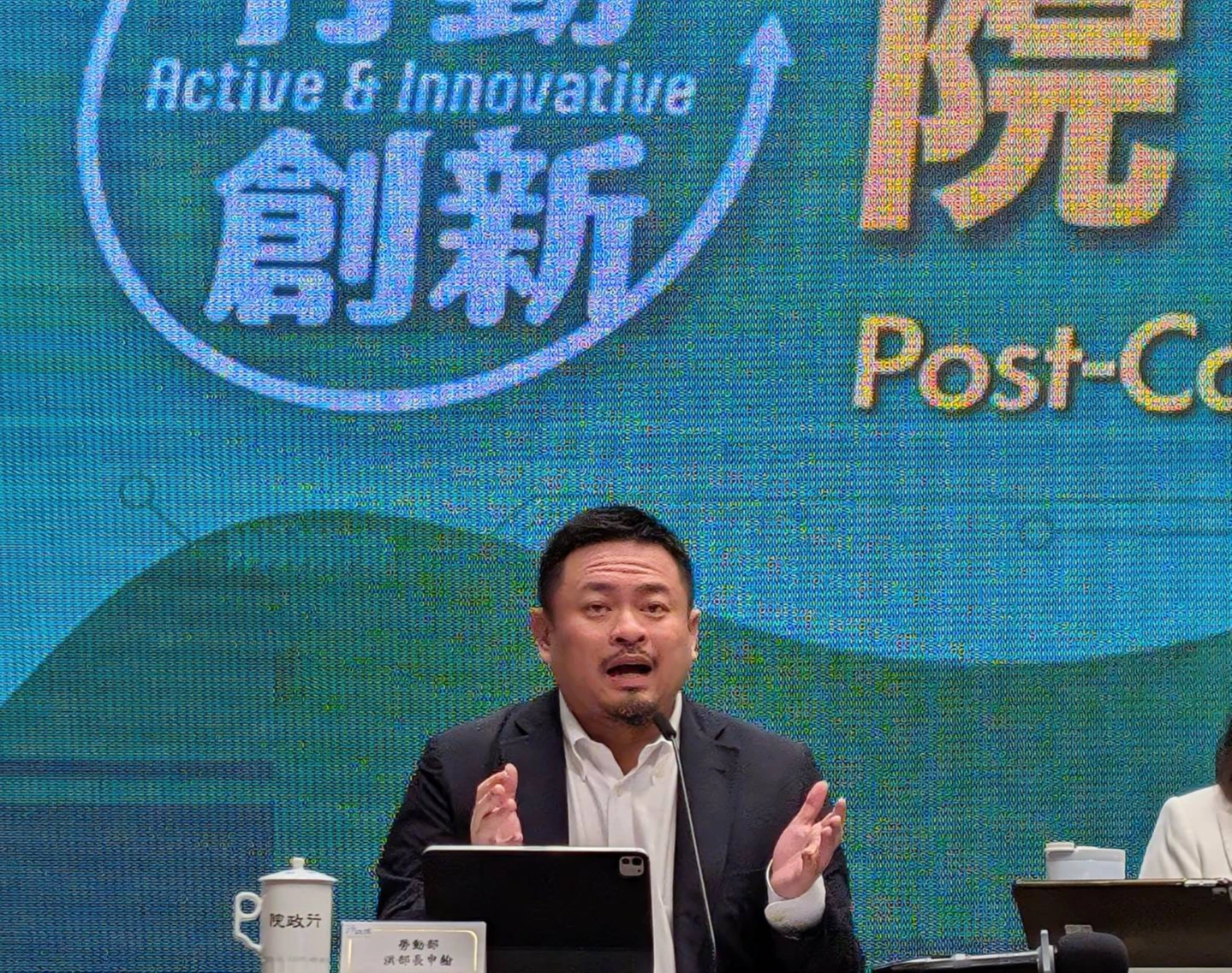 外籍幫傭申請鬆綁！就業安定費2千、5千　卓榮泰：非取代既有托育體系