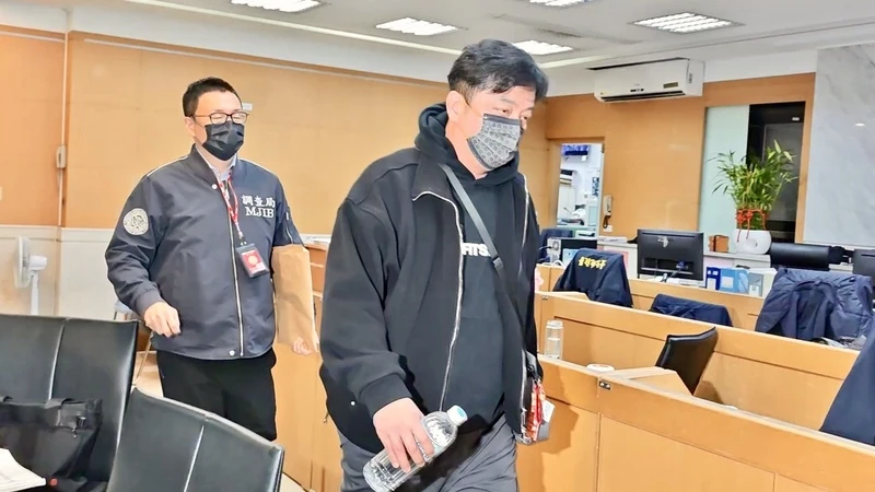 藍營4連霸議員！李傅中武涉詐助理費逾千萬　500萬元交保