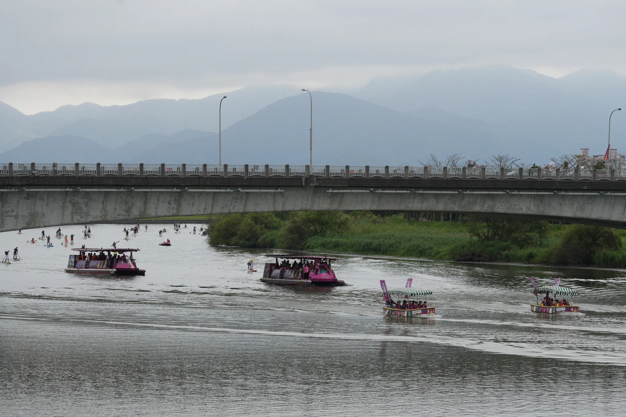 眾神巡航冬山河！傳藝文昌祭首度水路迎神　百舟接力齊聚祝壽