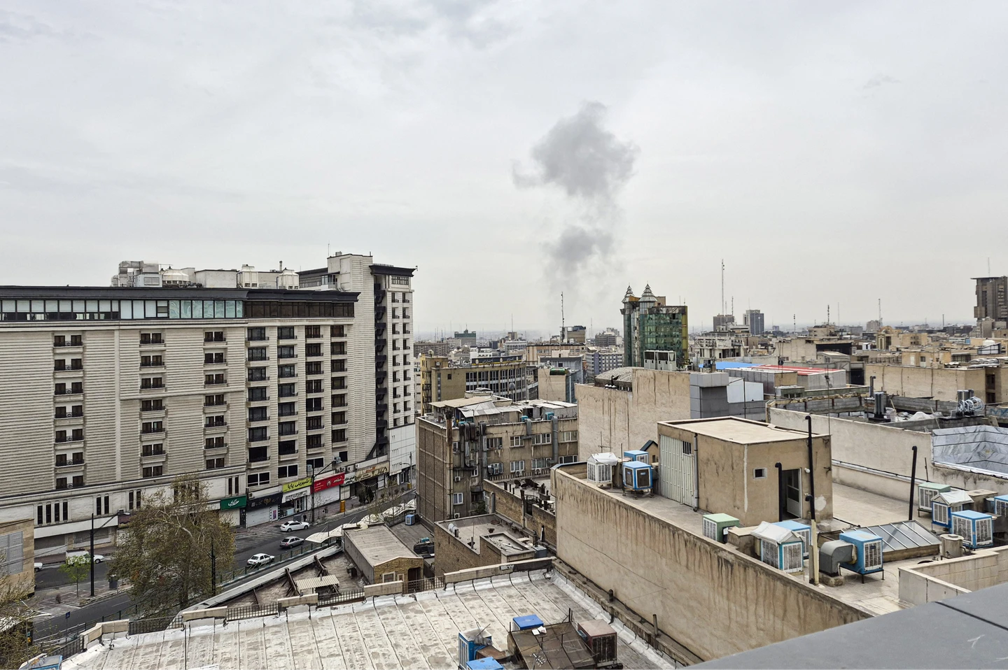 川普喊停遭疑不算數！伊朗兩能源設施遇襲　分析：外交斡旋再添變數