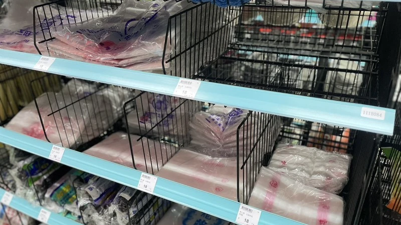 中東局勢恐掀「塑膠袋之亂」！塑膠原料暴漲3成　振宇五金現「掃貨潮」