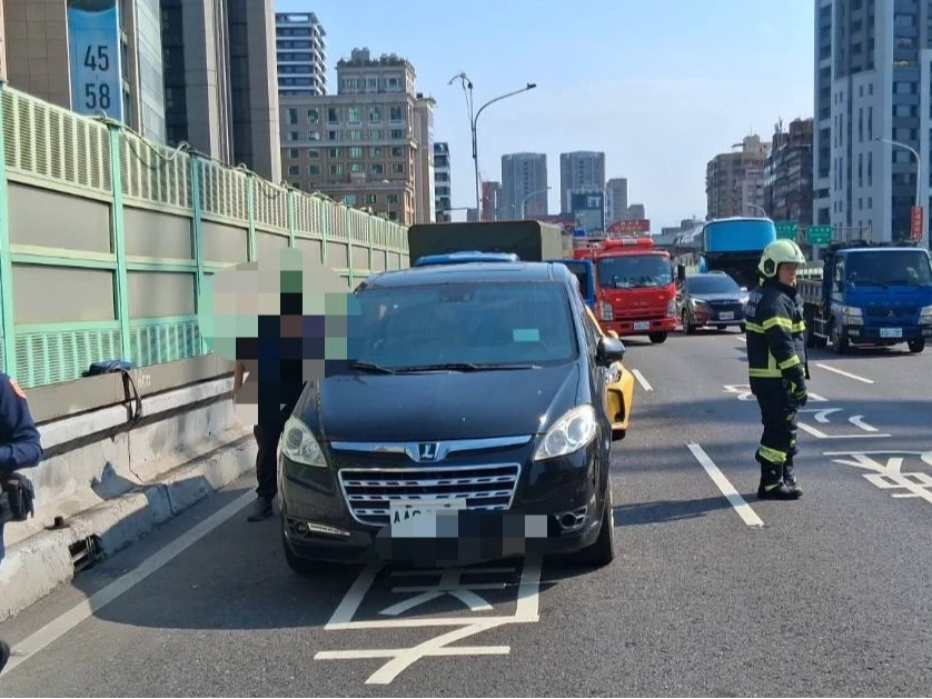 北市建國高架3車連環撞！　4人受傷送醫　