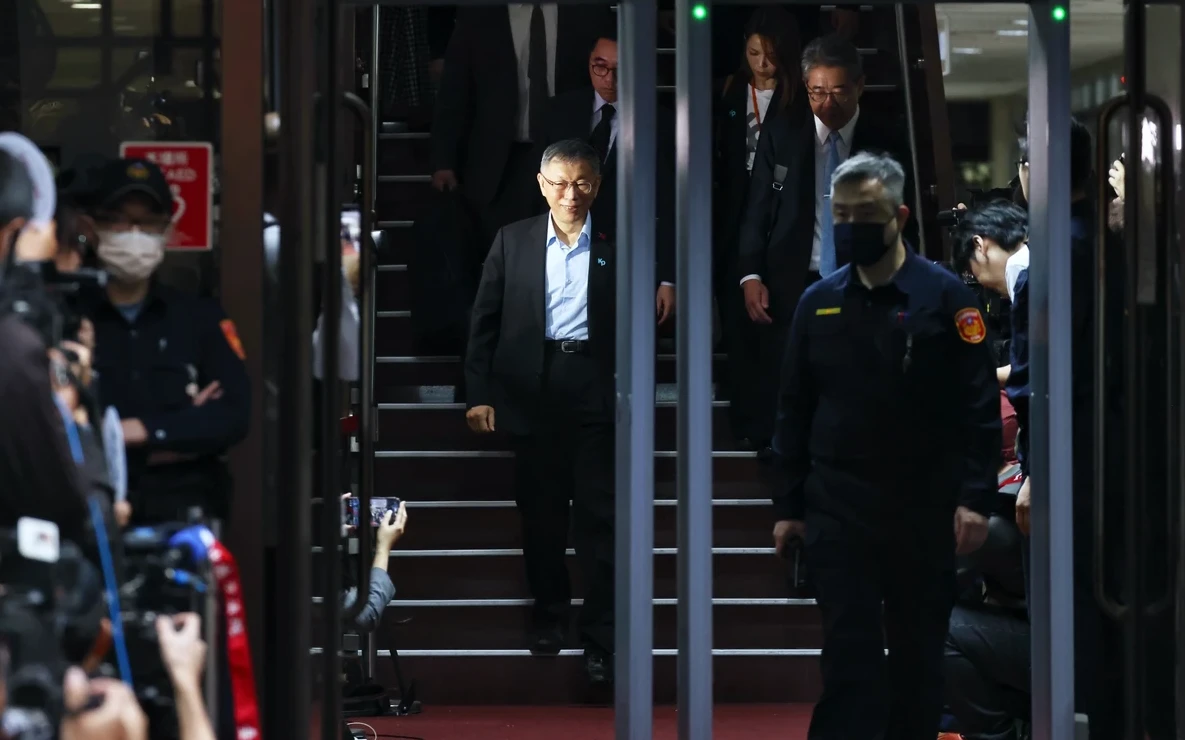 法官批柯文哲犯後態度不佳！撕碎「orange出國」紙條耗費司法資源　判17年北檢要上訴