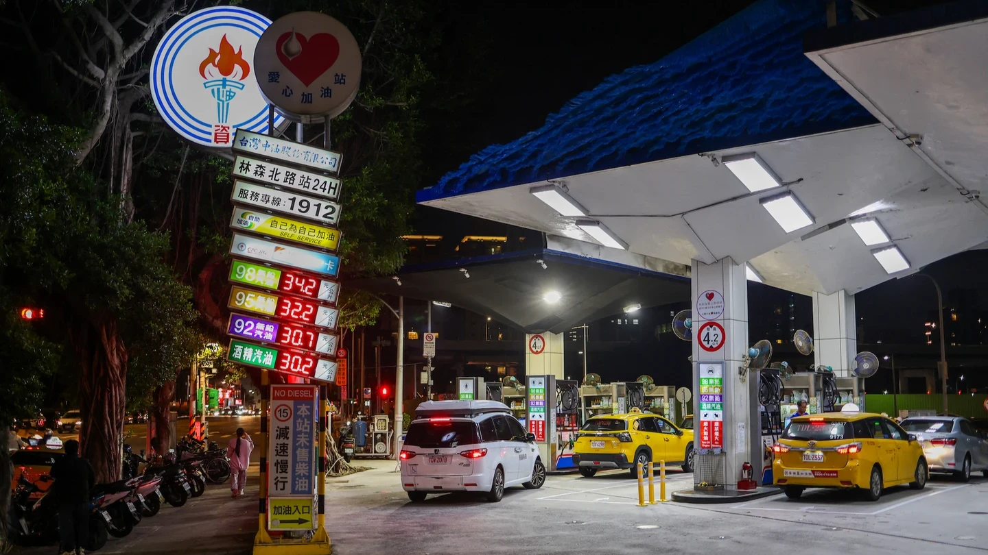 中油澄清已吸收近70億無超漲　該漲10.9元只漲1.7元   