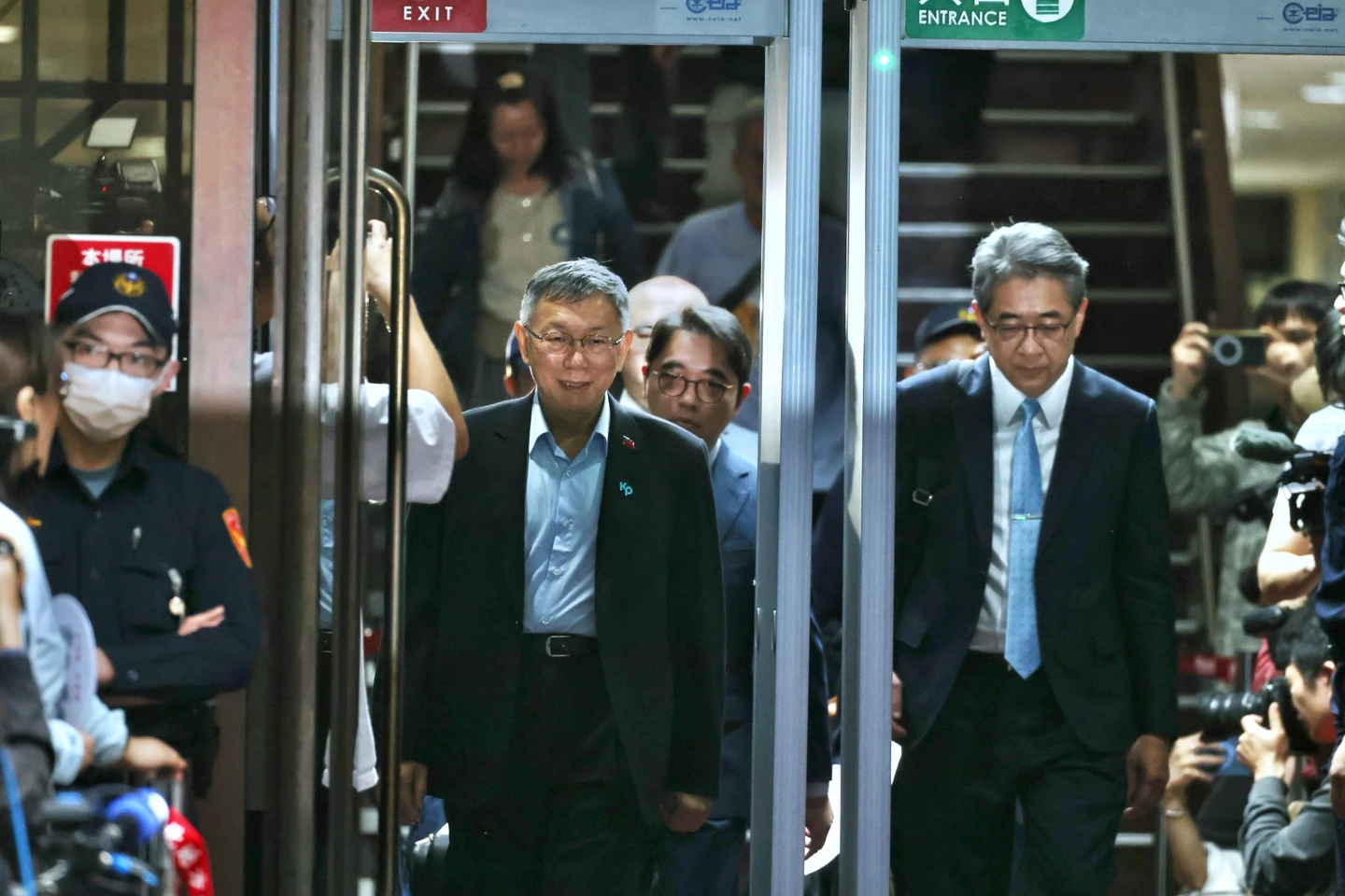 柯文哲重判強調不會逃！求拆電子腳鐶降7000萬保金　裁定出爐