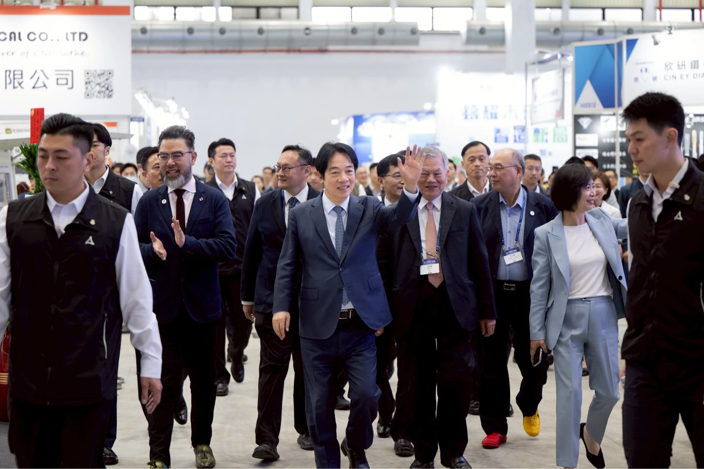 賴清德讚台中前店後廠優勢　規劃70億助工具機發展「盼立院別打折」