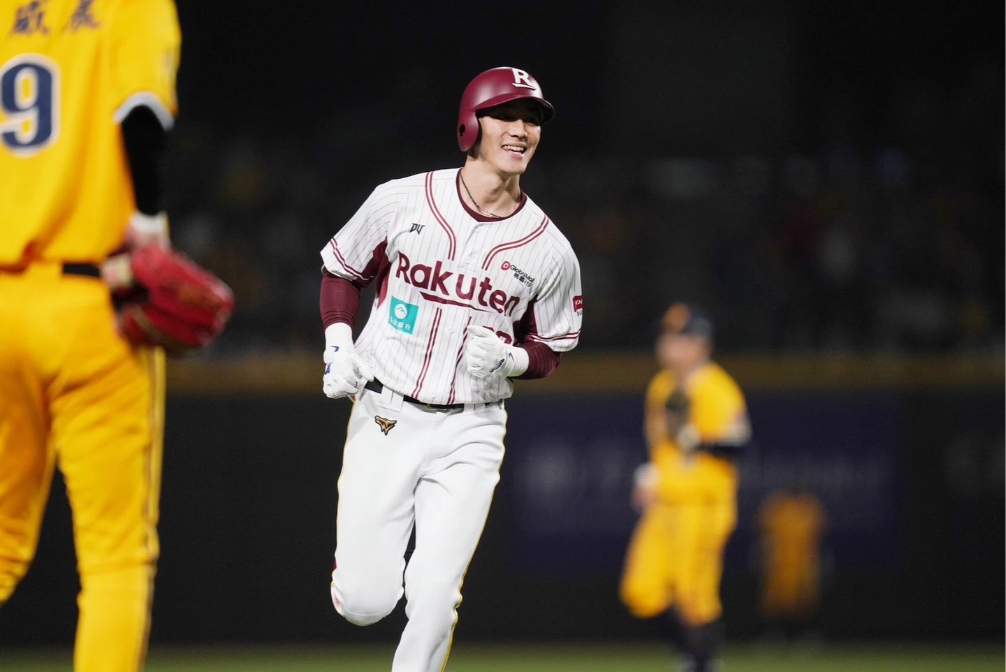 中職｜人越多越亢奮！陳晨威敲新球季首轟　笑稱暫居全壘打王