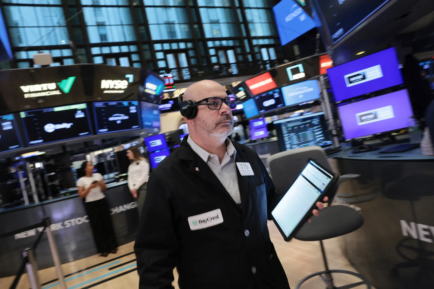 油價勁揚引發賣壓　道瓊指數重挫近800點