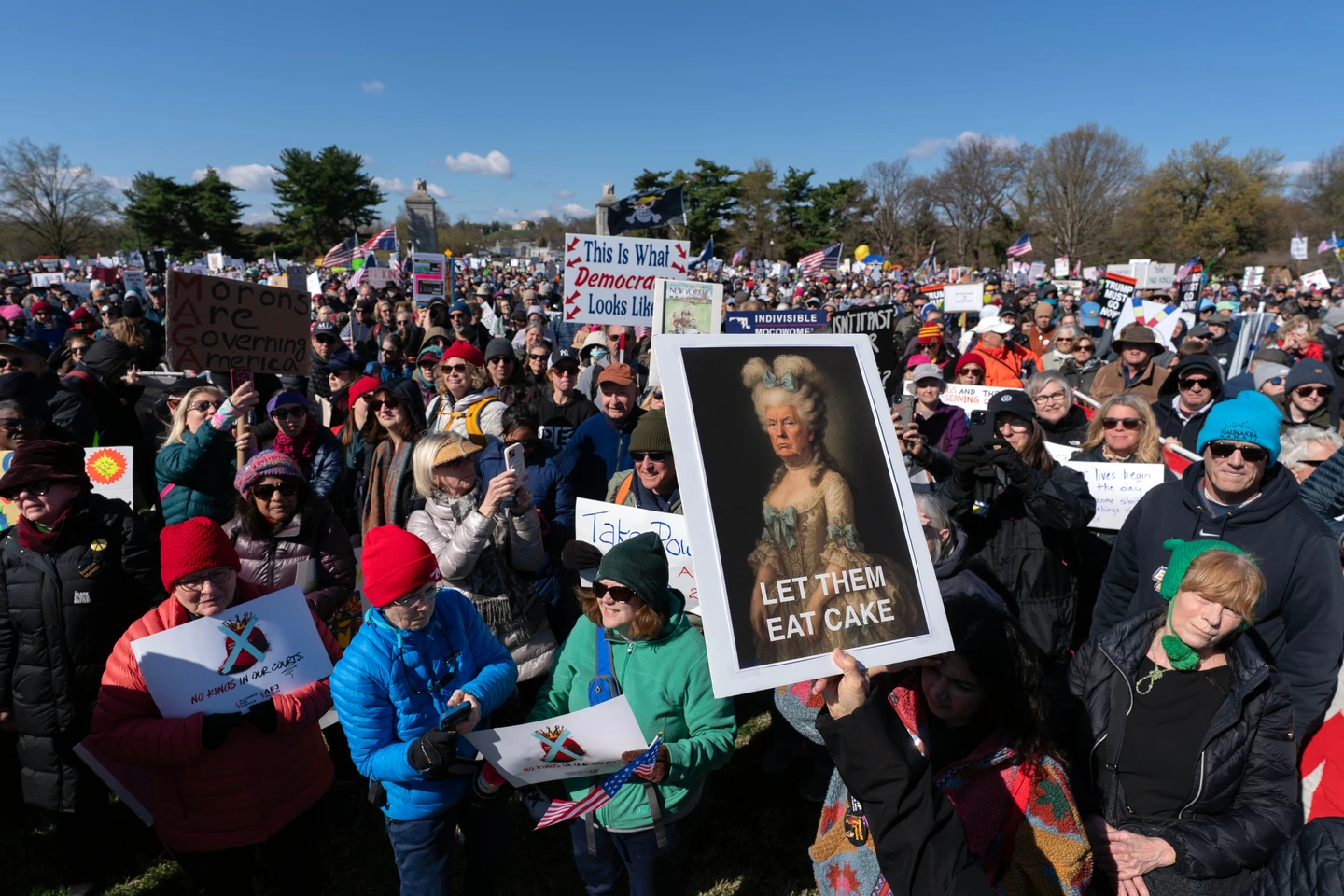 抗議川普對伊朗開戰　全美3000地響應「無王」示威