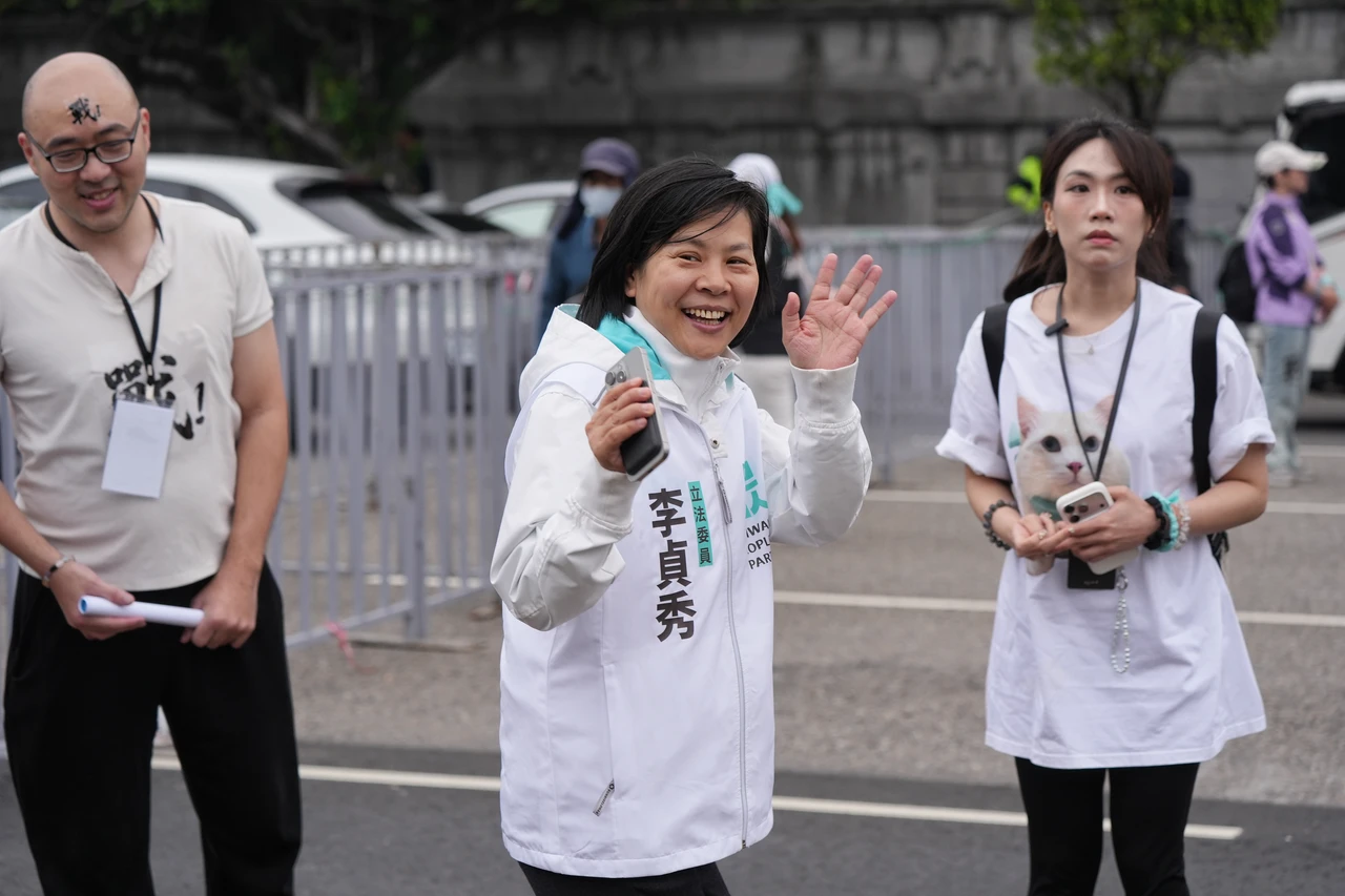 李貞秀恐被開鍘　臉書留下「好人一生平安」！幕僚幫緩頰