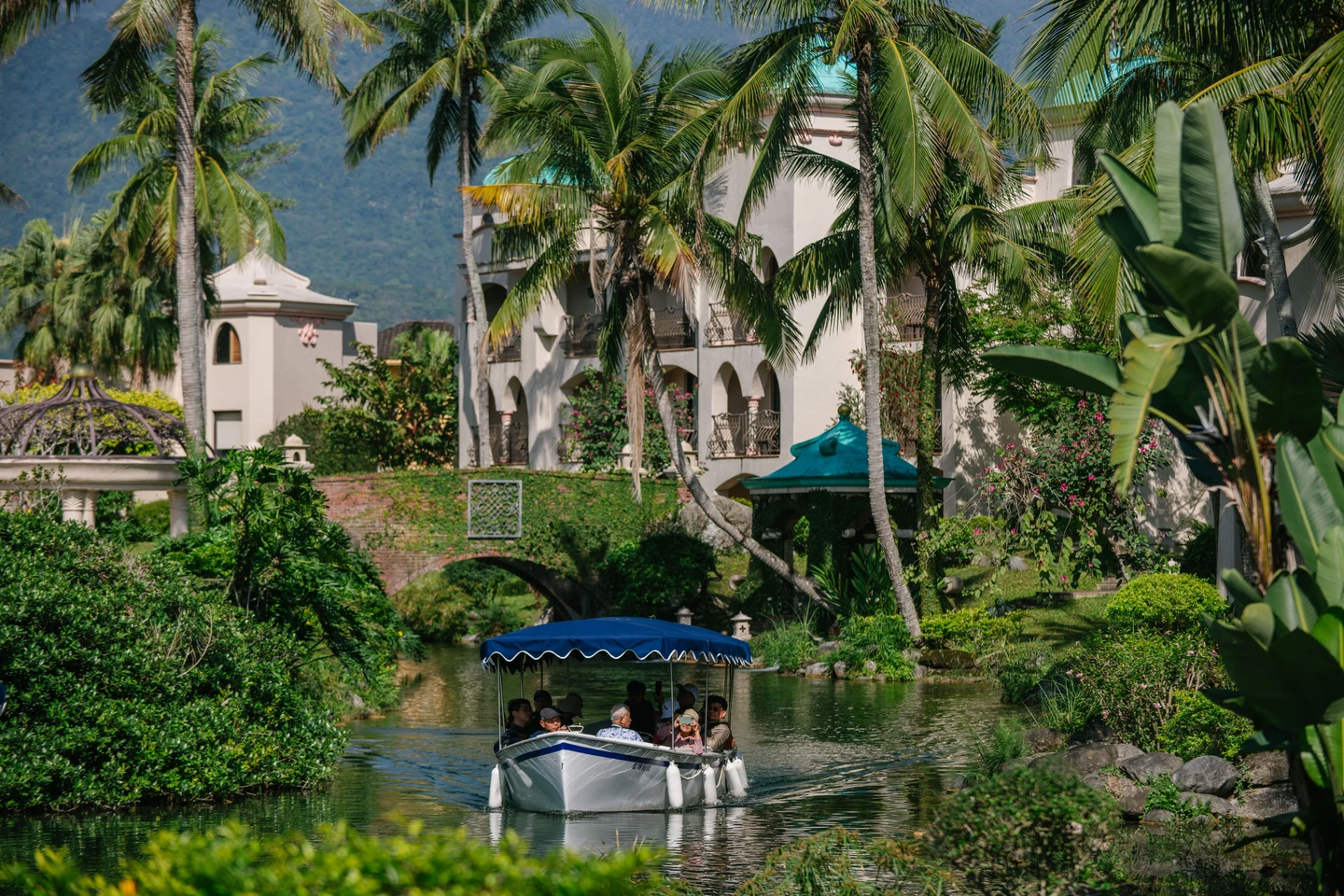 花蓮新玩法！理想大地偽歐洲之旅　森光遊湖體驗、一泊三食萬元有找