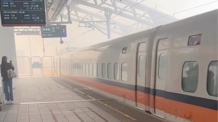 有片｜台中高鐵站狂冒濃煙旅客嚇壞！起火點曝光　列車一度封鎖