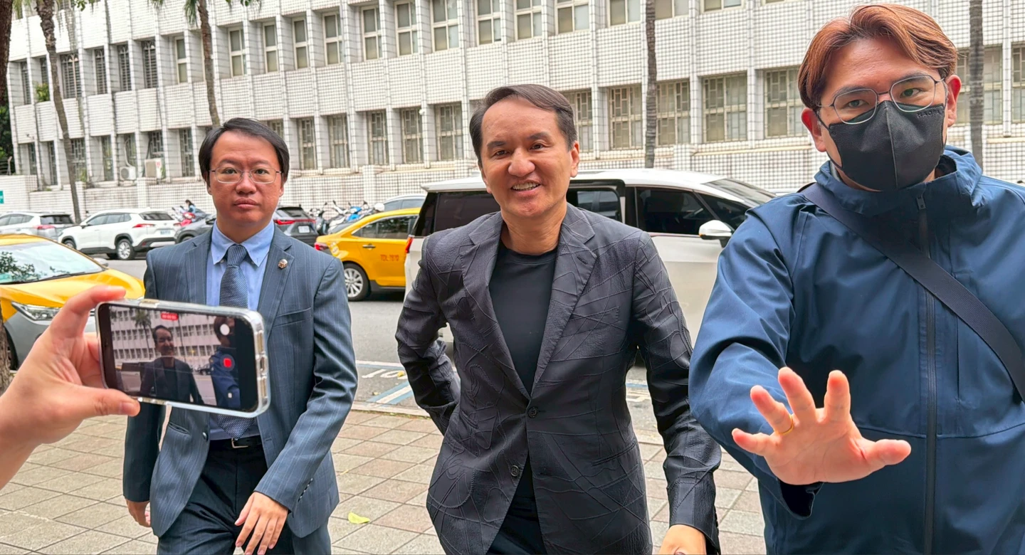 常如山挨告性侵微笑出庭！　衣物送驗報告出爐