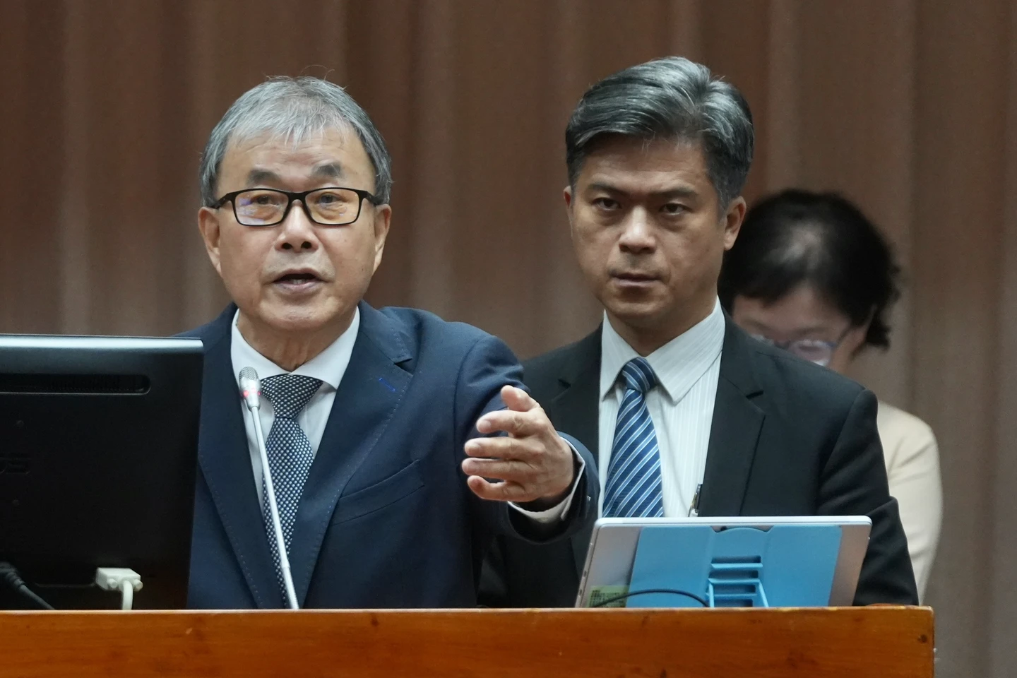 教師冤案補償｜教育部僅支持本薪、學術研究費　立委：應納入加給