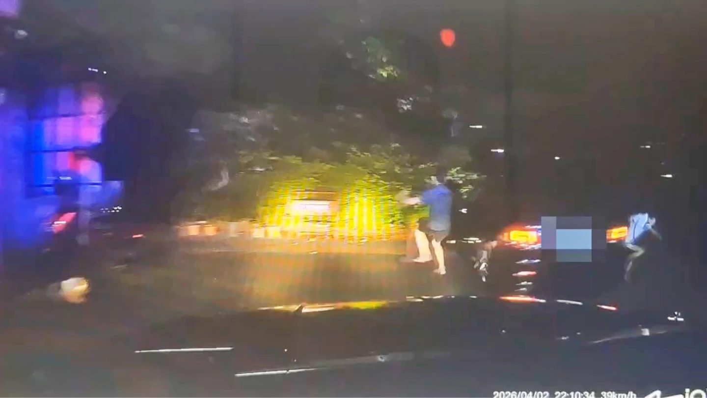 有片｜最衰乘客！叫白牌車捲警匪追逐　遇死巷跟著運將跳車「我嚇死了」