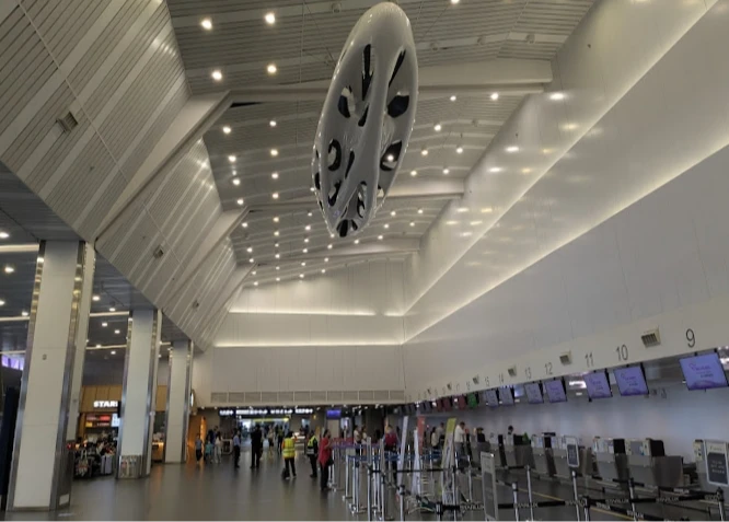 鋒面發威！強烈雷雨影響台中機場班機起降　全面暫停地面作業