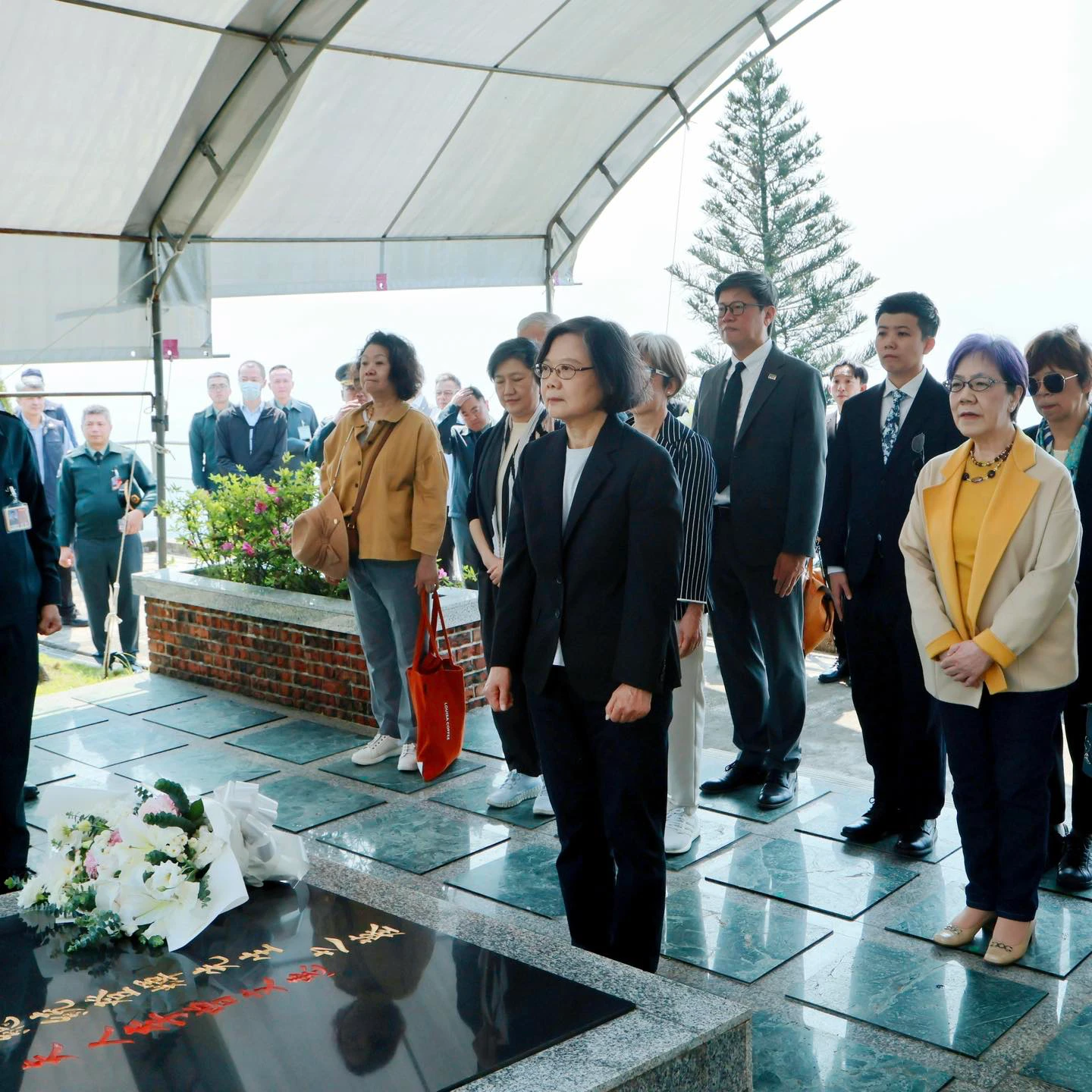 清明節追思李登輝、史明！蔡英文：把民主信念繼續傳下去