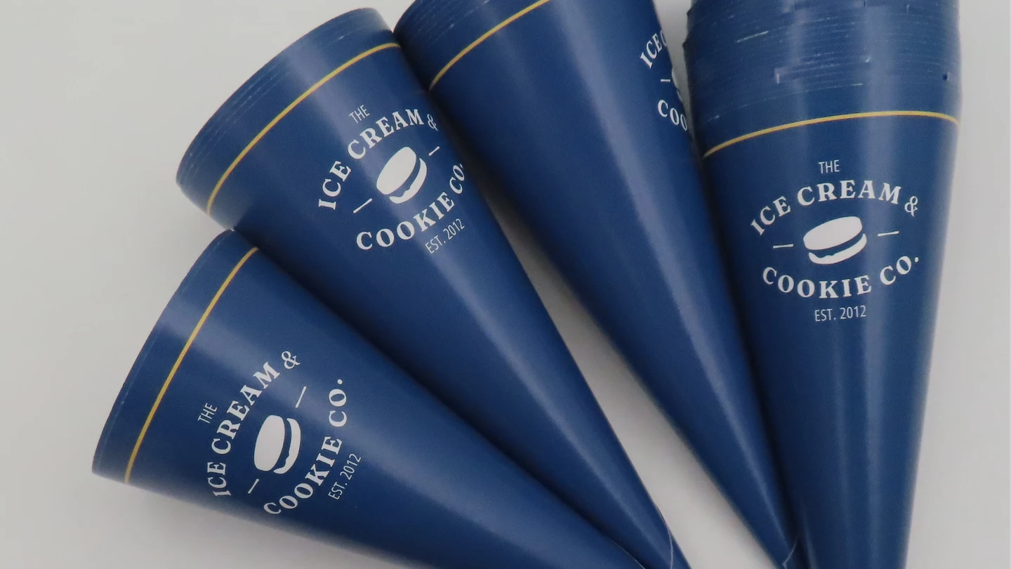 邊境攔截｜新加坡人氣冰淇淋店「紙托」檢出螢光劑　食藥署退運銷毀9000個