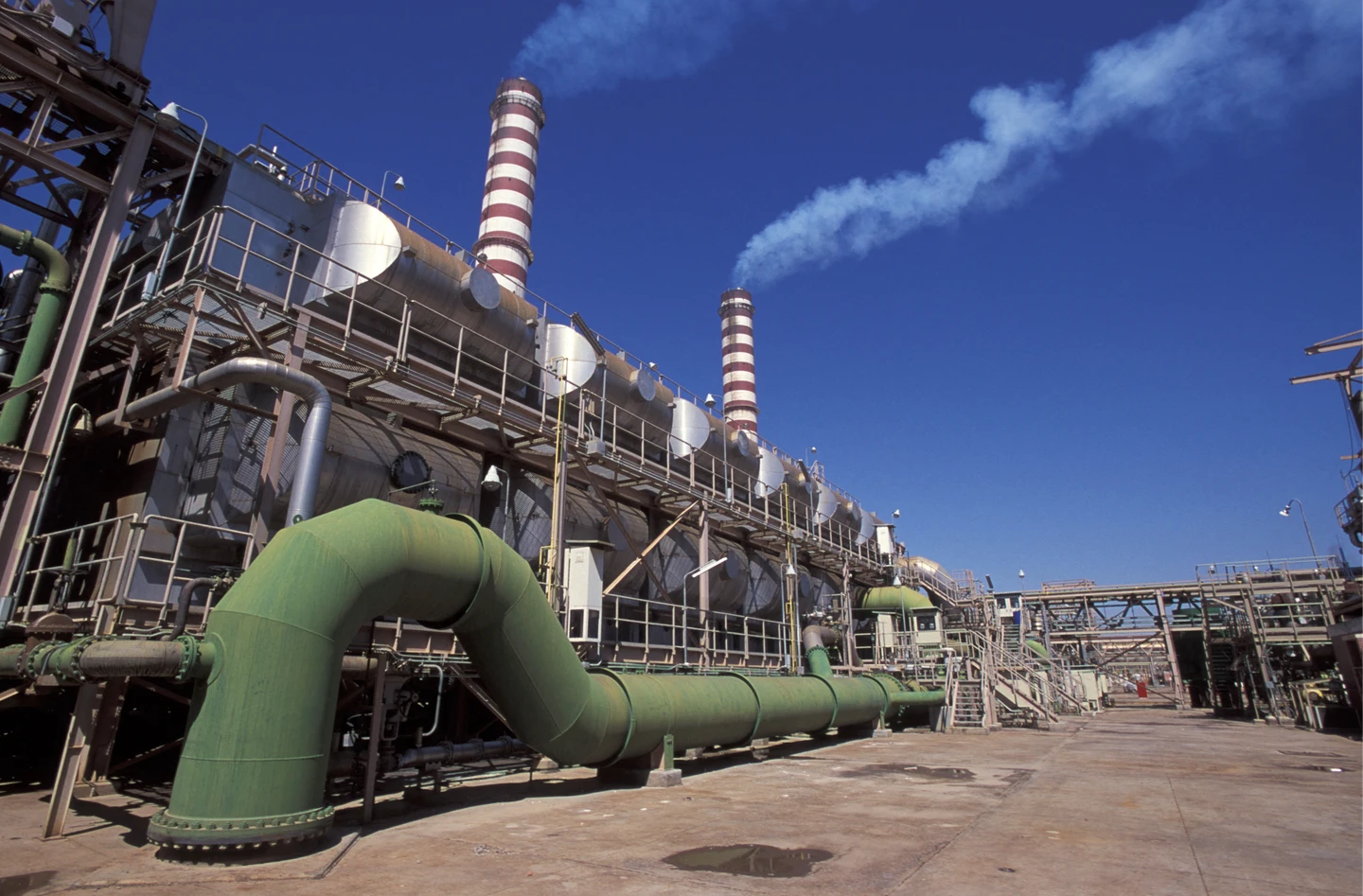 川普嗆炸伊朗飲水設施恐觸戰爭罪紅線　波灣盟友喊三思！一半飲水都靠這