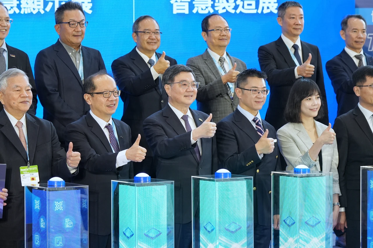 Touch Taiwan開展｜群創洪進揚：面板越來越聰明　不再只是顯示器的功能