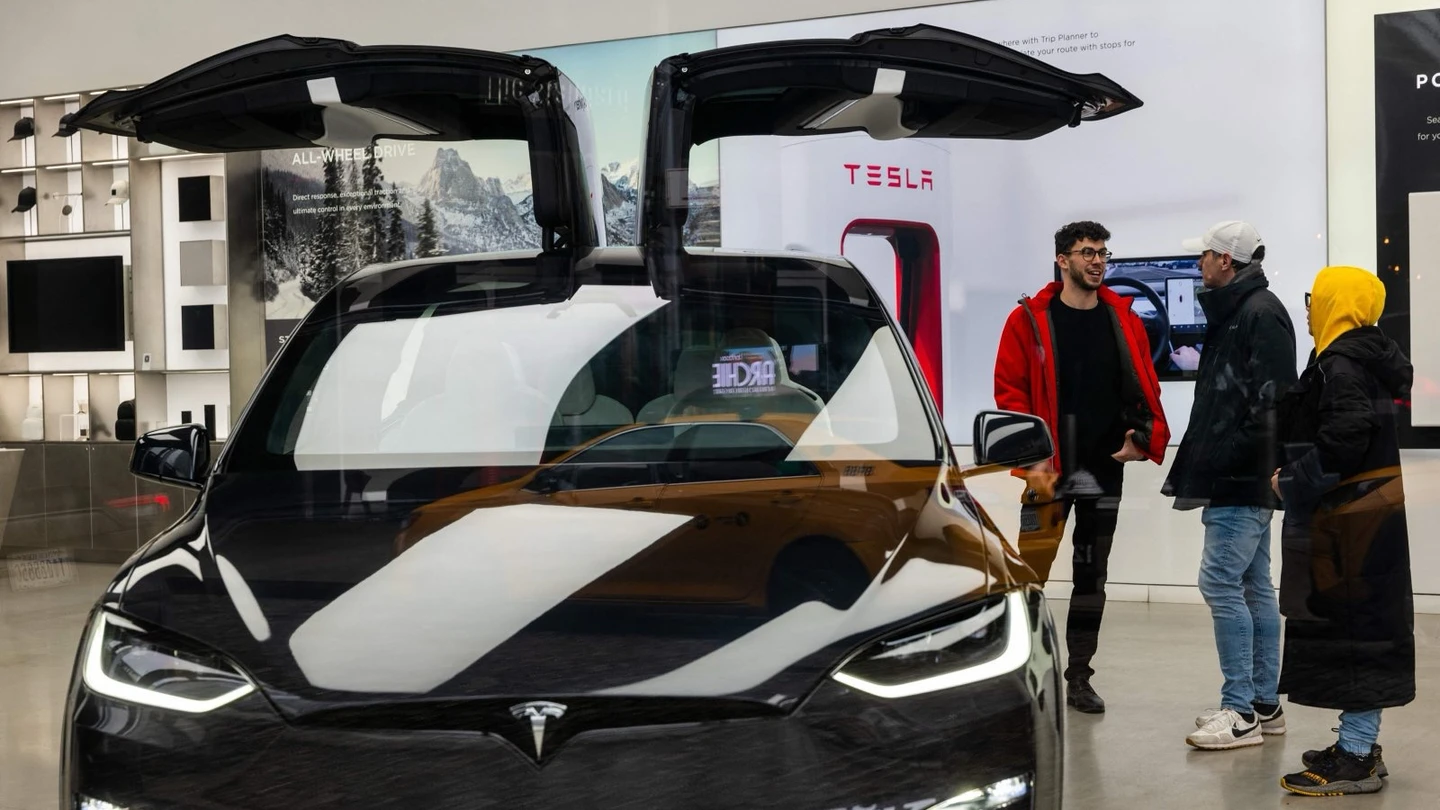 特斯拉Model S與X庫存告急「全球剩幾百輛」　馬斯克喊話：想買趁現在