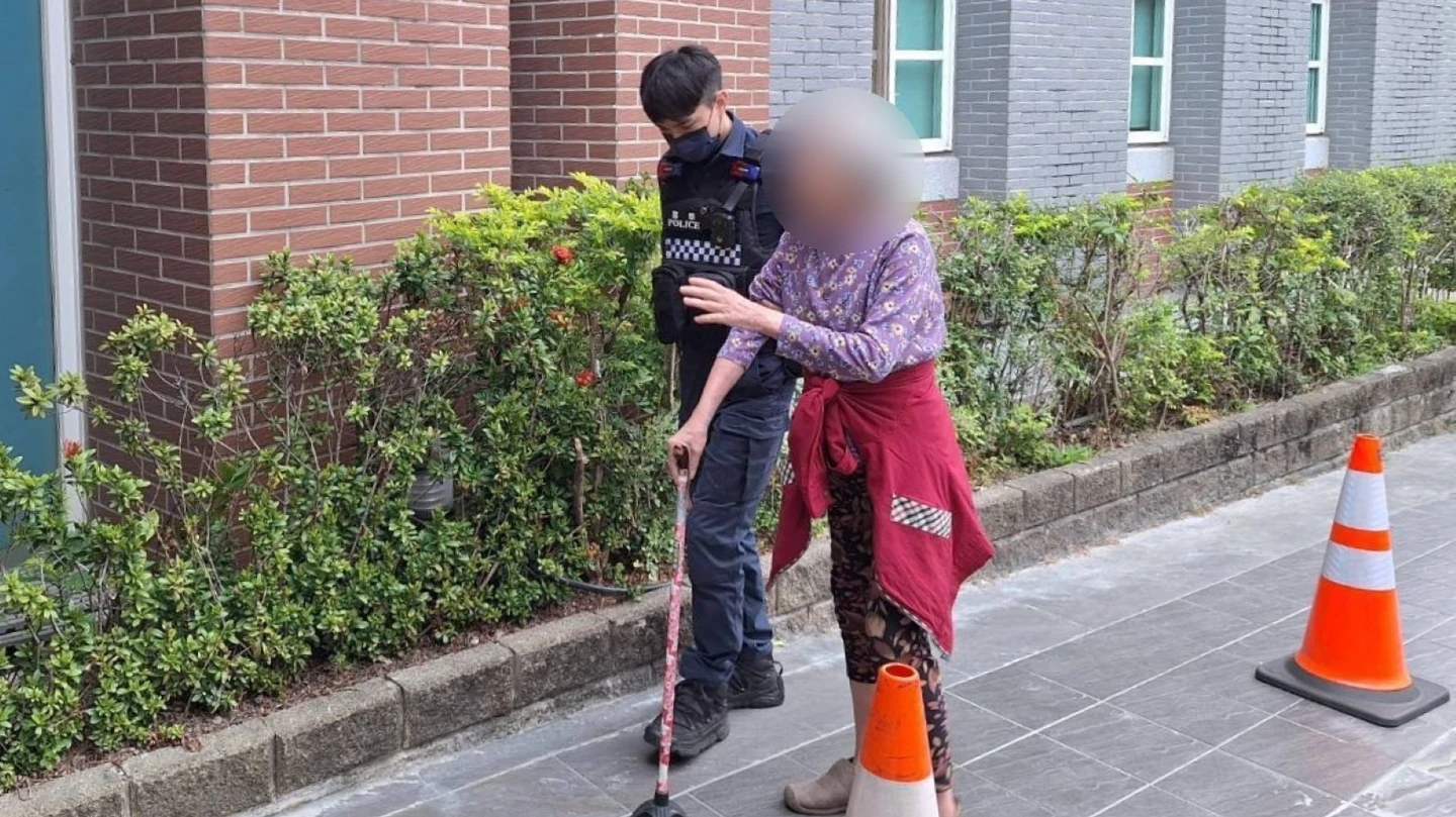 台中8旬婦外出迷途！急求助卻忘了家住哪　警民聯手暖心助返家