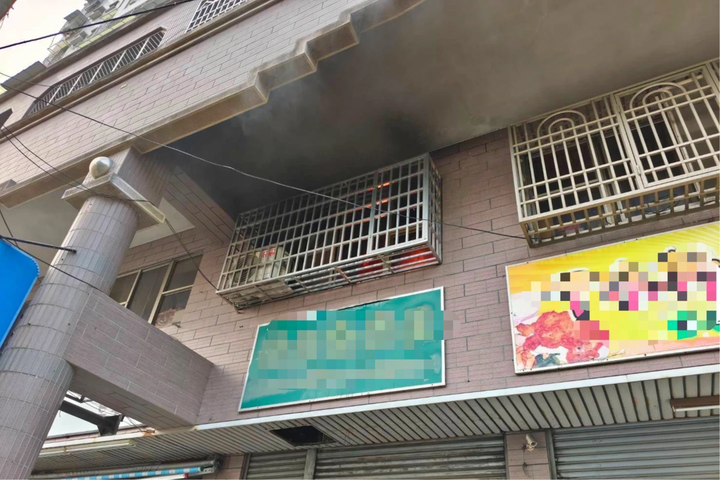 高雄大寮變電箱爆炸！大停電還引發民宅火警　竟是松鼠釀禍殞命