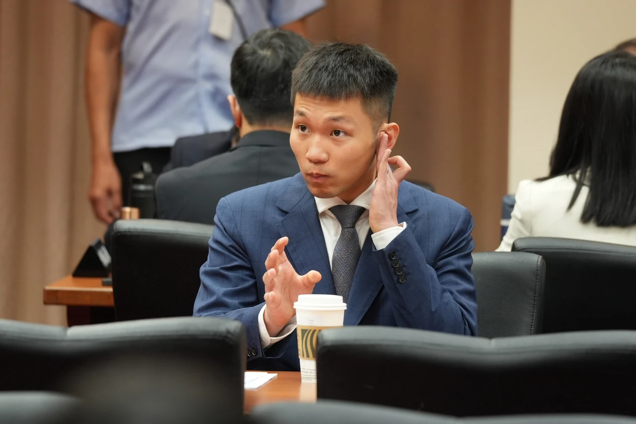 李洋部長財產首曝光！金牌選手不到30歲擁3400萬、2豪宅4000多萬