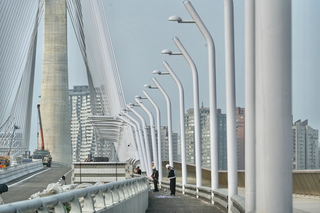 淡江大橋5/12通車前活動一次看！雲門舞集首演《光鏈》　淡水騎警隊、無人機展演助陣