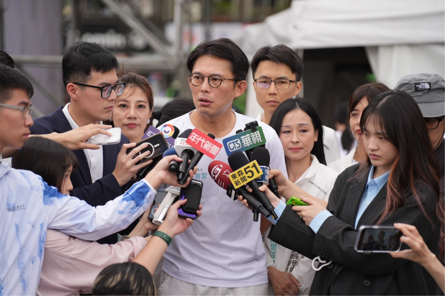 黃國昌反酸王義川上節目卡重要！　揭新北藍白合「４月底前有結果」