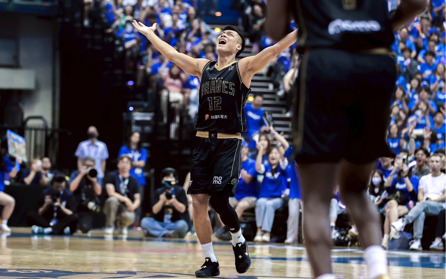 獨家｜採訪側記「一段與野獸不為人知的故事」！林志傑初到廣廈身無分文　還被陸媒看衰