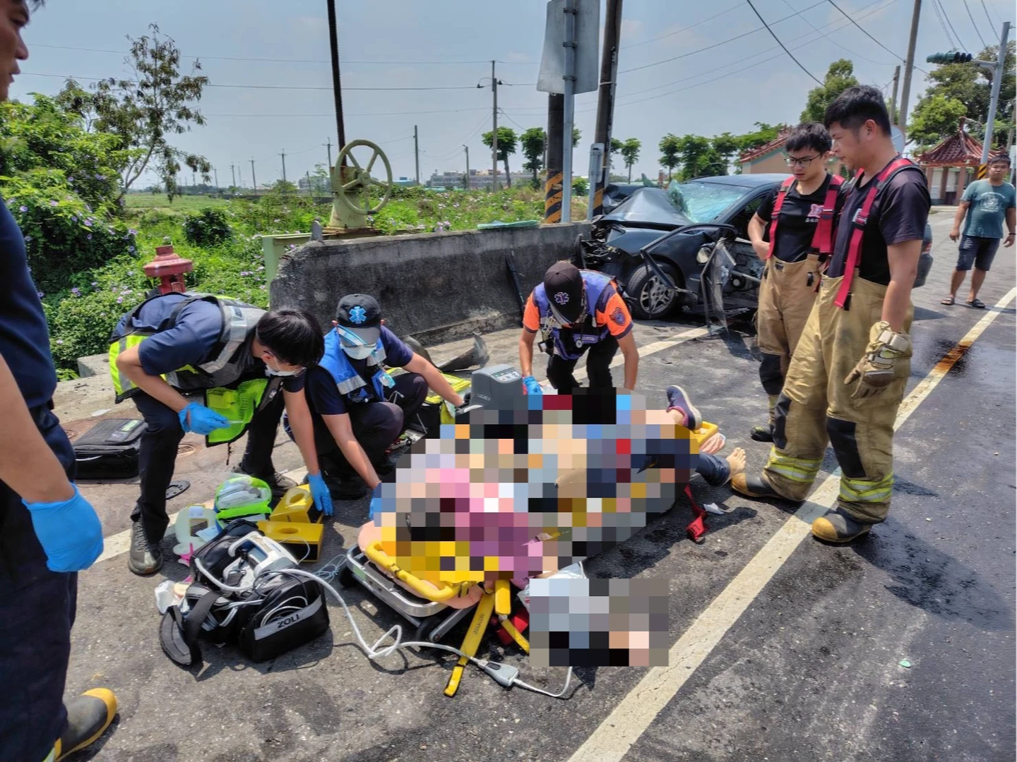 台南驚悚車禍2死！汽車對撞機車「車頭嚴重變形」　女駕駛、男騎士雙亡