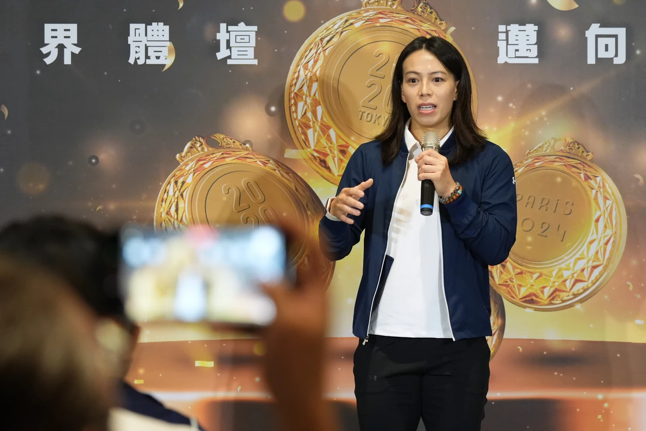 舉重｜舉重女神看林志傑退役有感而發　郭婞淳自曝若引退要掛什麼：舉重服？