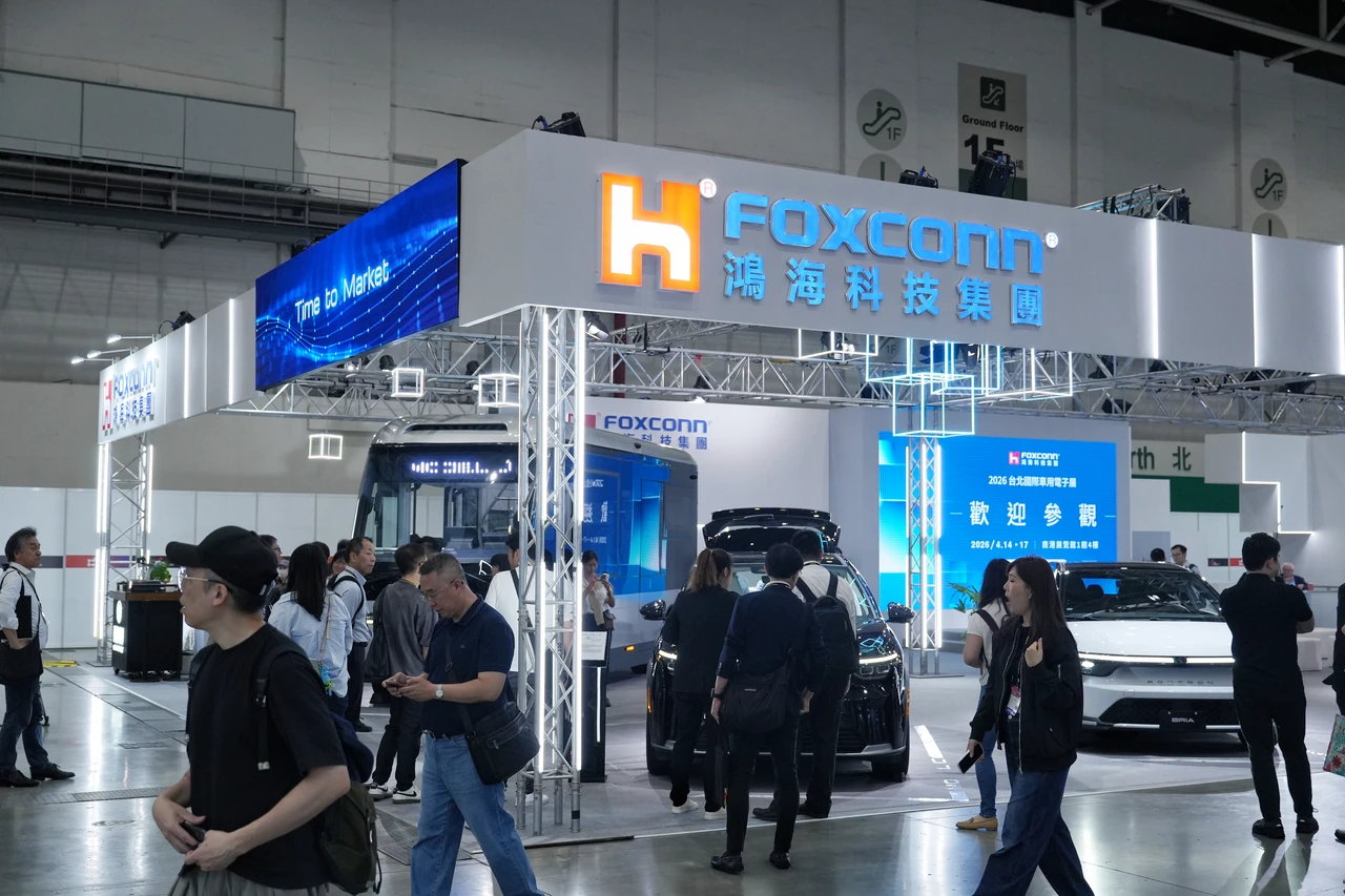 台北車電展｜鴻海擴大參展攤位全場最大　秀整車設計、三電到製造完整服務