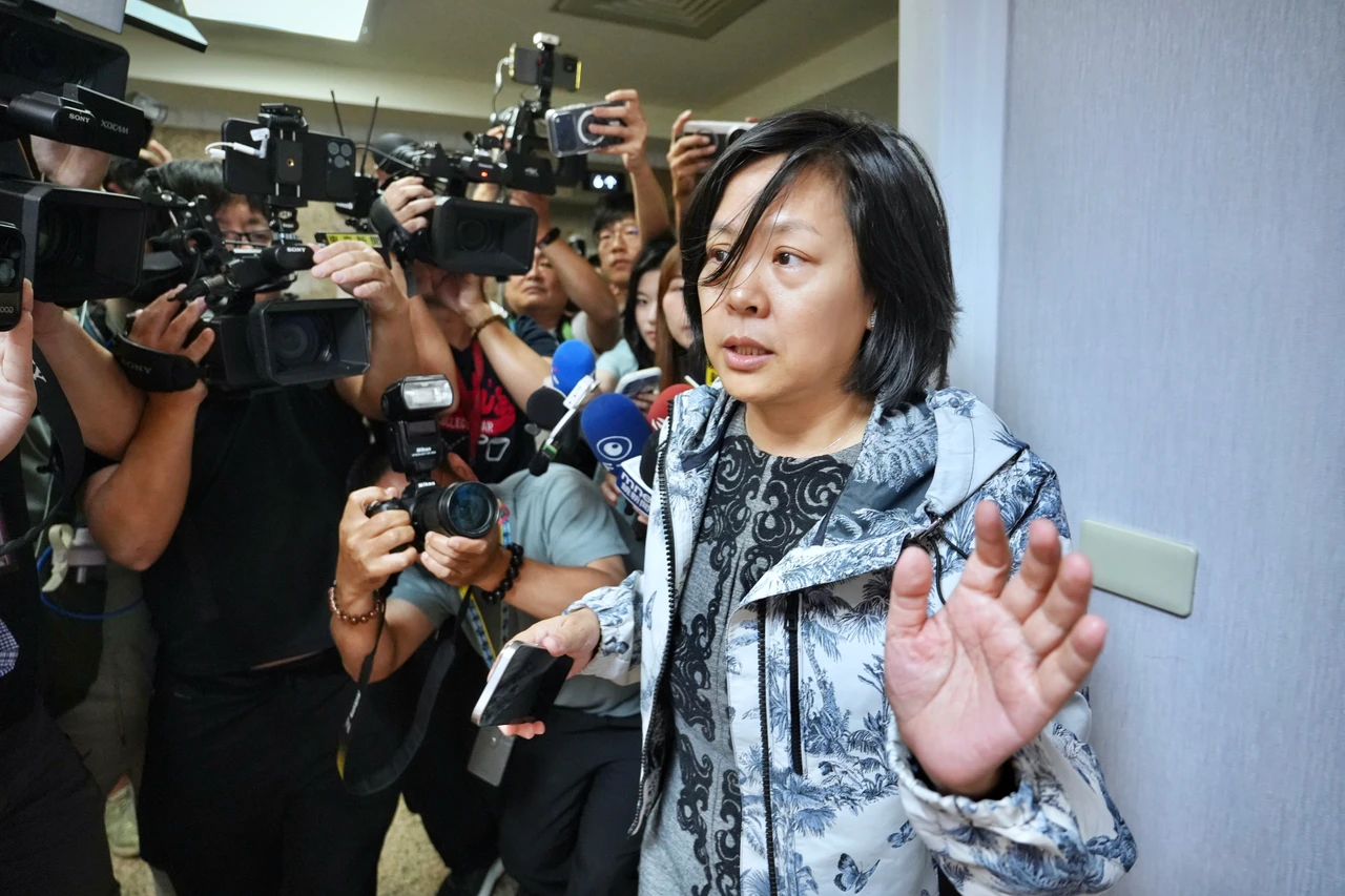 李貞秀痛罵「會被黃國昌逼死」！中選會：已收到立院註銷名籍公函、15天公告遞補