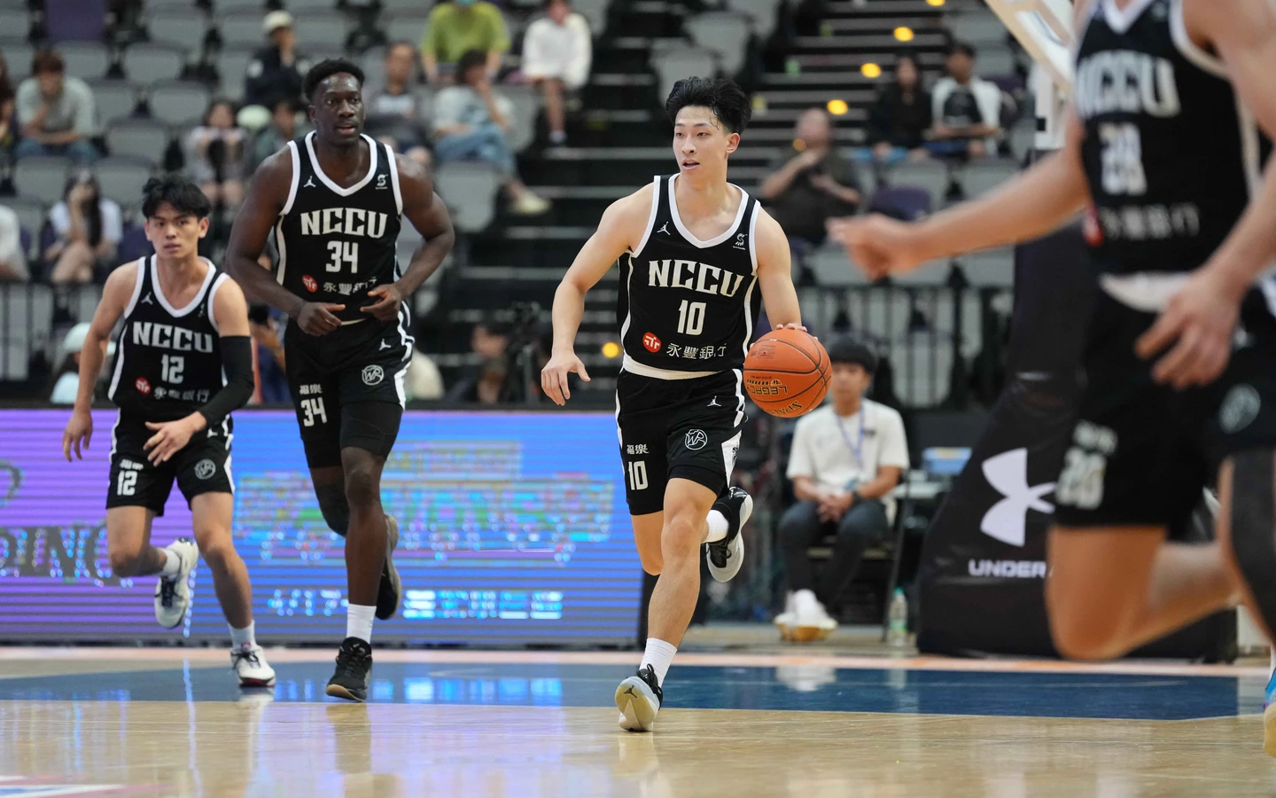 UBA｜跨季73連勝！政大4強戰末節一波流擊敗台藝　六連霸差最後1勝