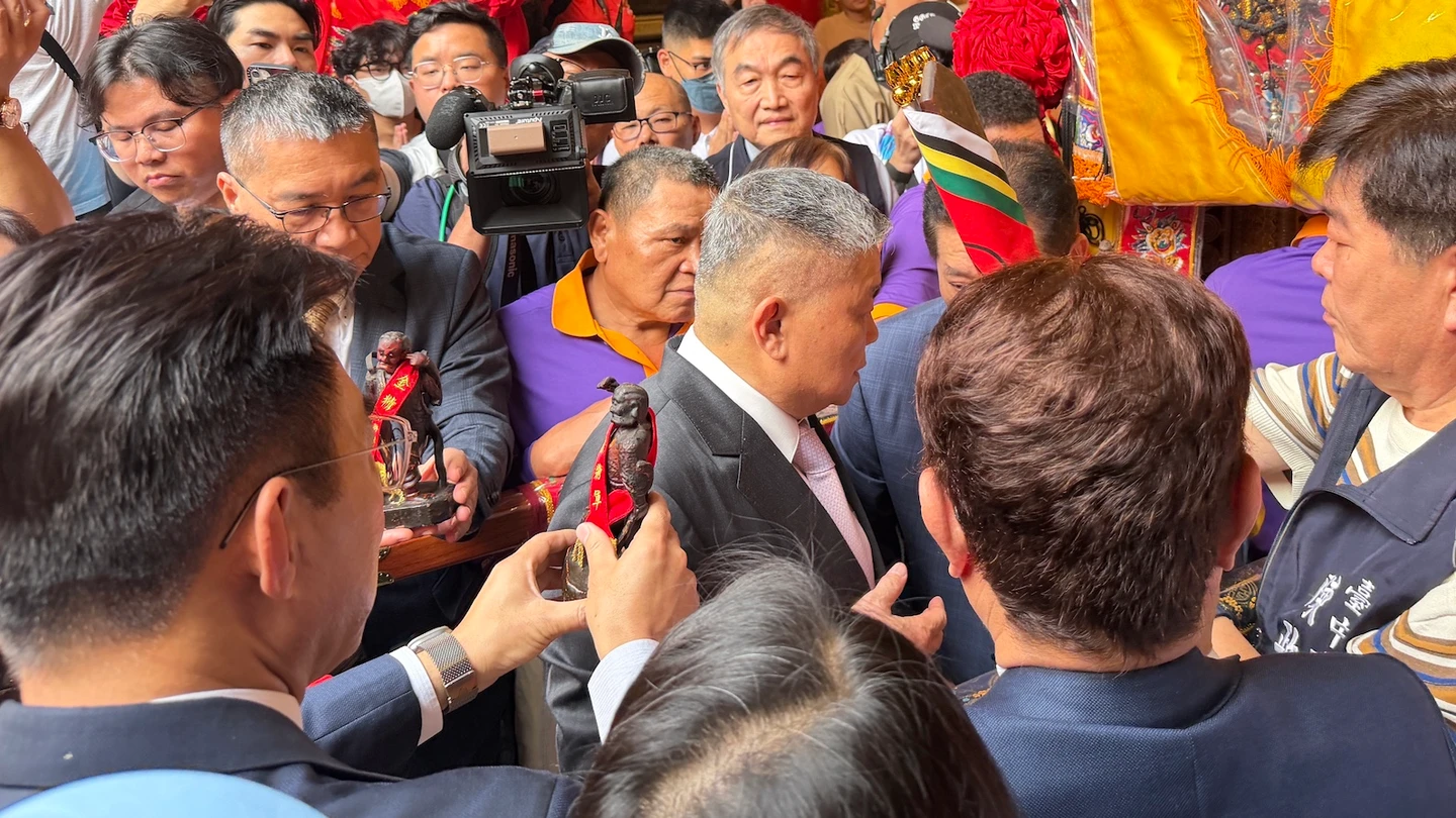 大甲媽祖上轎千里眼掉落　盧秀燕「心誠則靈」！藍營大咖雲集她6字妙回