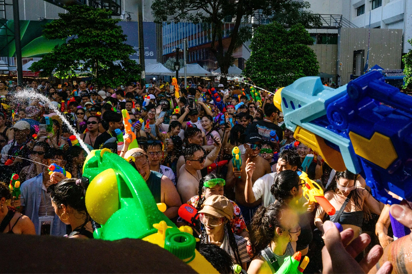 泰國妙招解塑料短缺荒　回收「潑水節」水槍再製塑膠原料