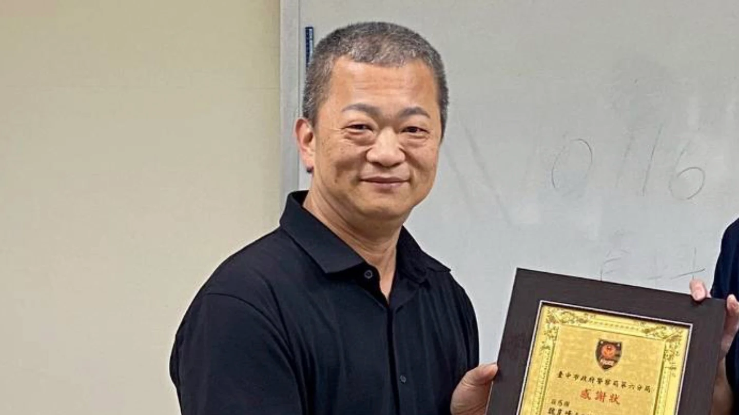 周末精選｜辣椒水毀分局長仕途！親坐鎮柯文哲掃街出包　拔官調職恐坐等退休 