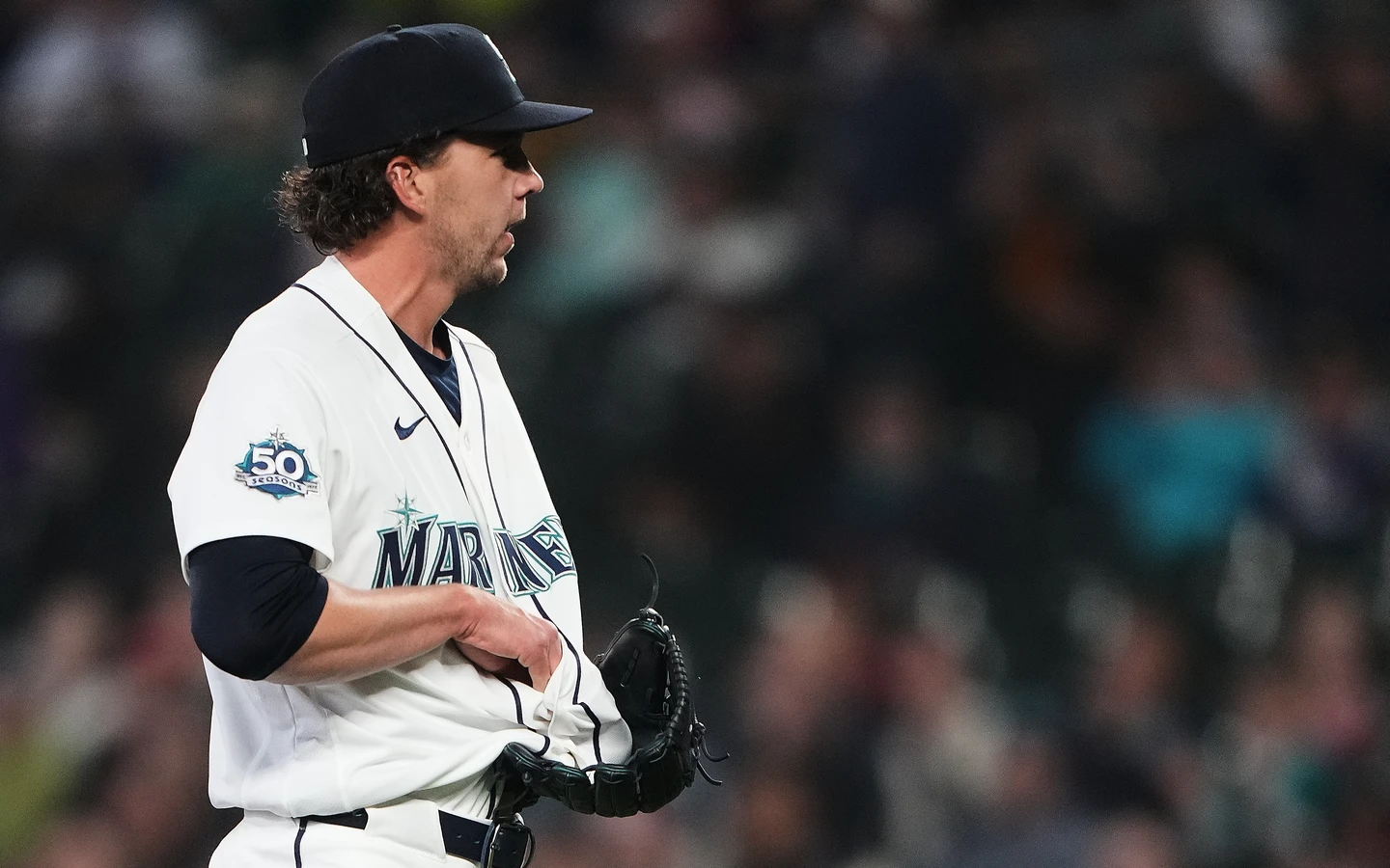 MLB｜棒球沒有不可能！投手遭強襲球擊中「球卻消失」　規則算安打