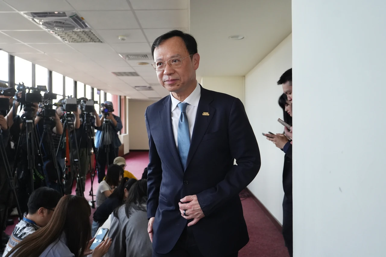 英國通過「世代禁菸」法令　台灣是否跟進？衛福部長：研究看看　