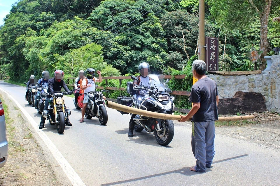 199縣道「限速30km」被當高速公路狂飆！他曾持棍攔車怒了　警祭鐵腕取締