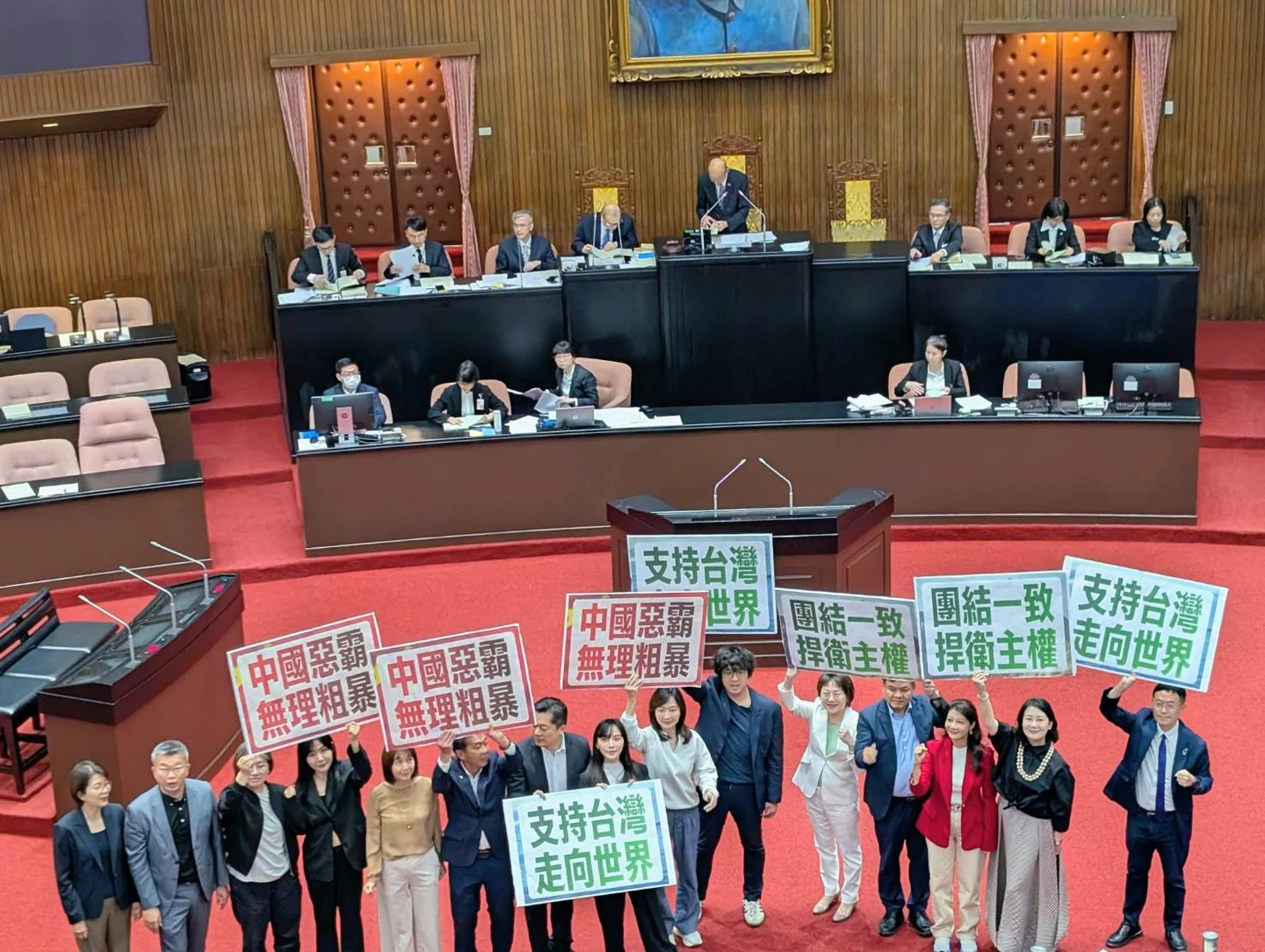 綠提案譴責中國粗暴擋賴清德出訪　藍白無異議！立院逕付二讀待協商