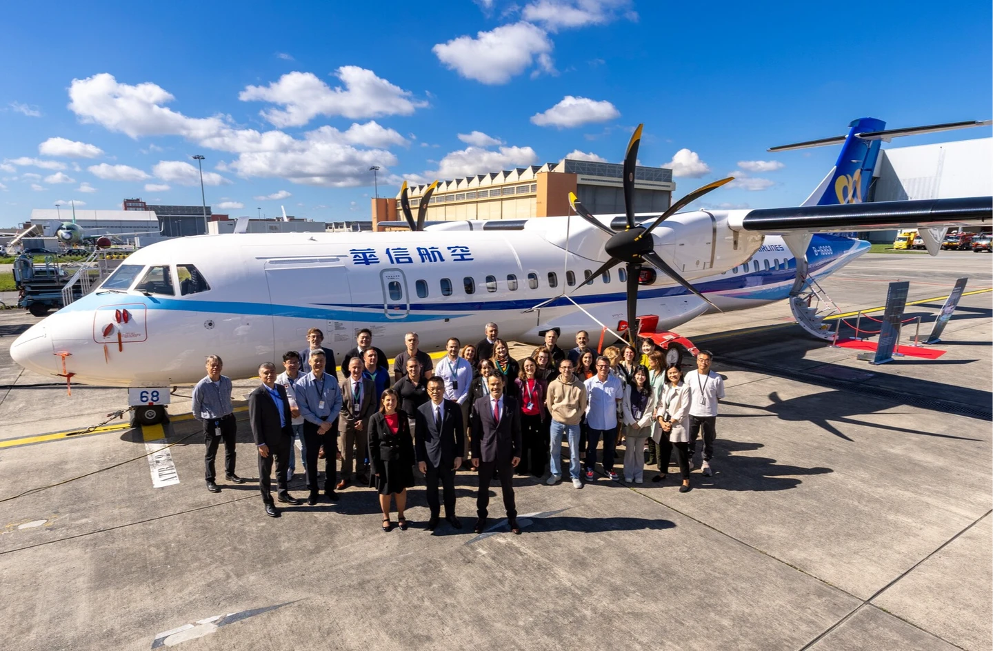 華信航空第13架ATR新機到位！董座陳大鈞：5/4起高雄-馬祖增班