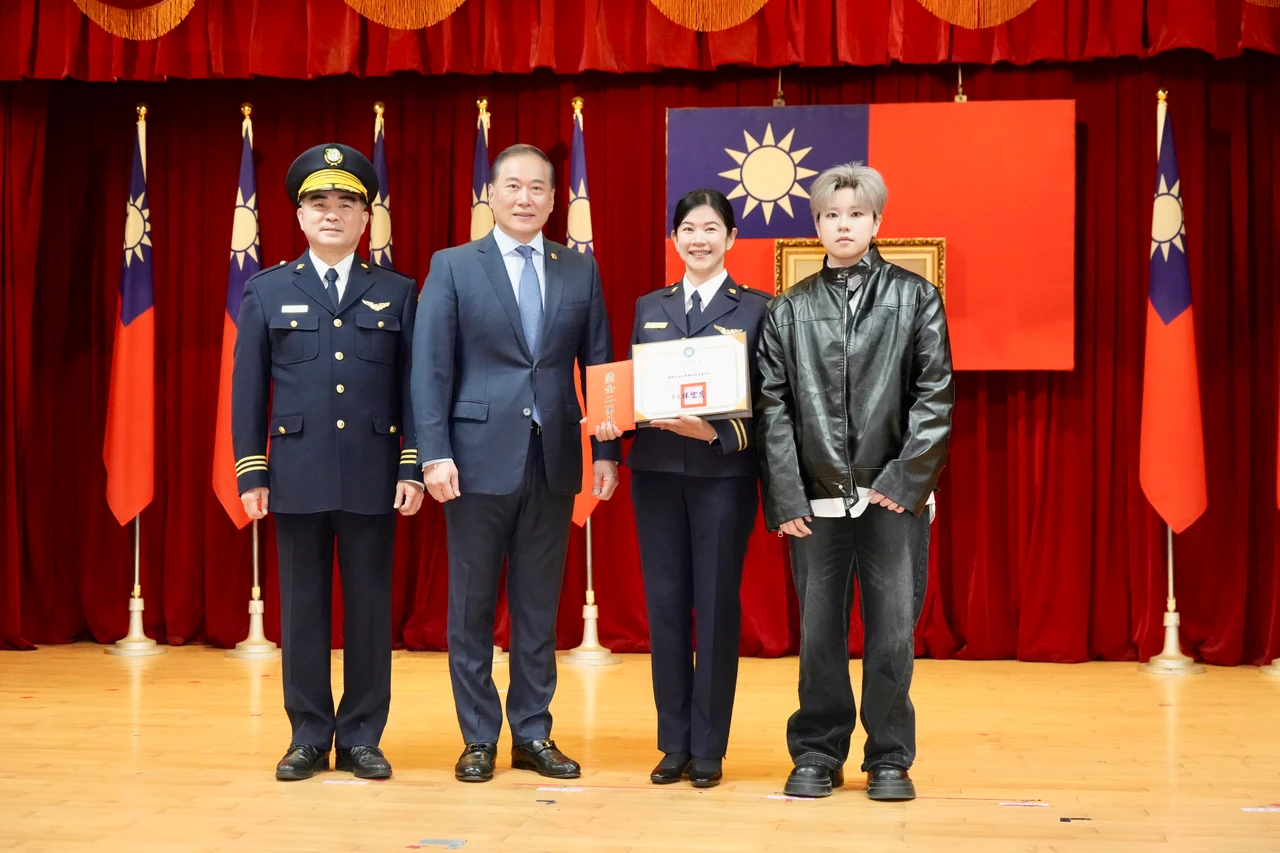 9模範移民官獲表揚！她助逮澳洲蛇蠍女博士　刑偵協會榮譽理事長辜仲立親贈獎金