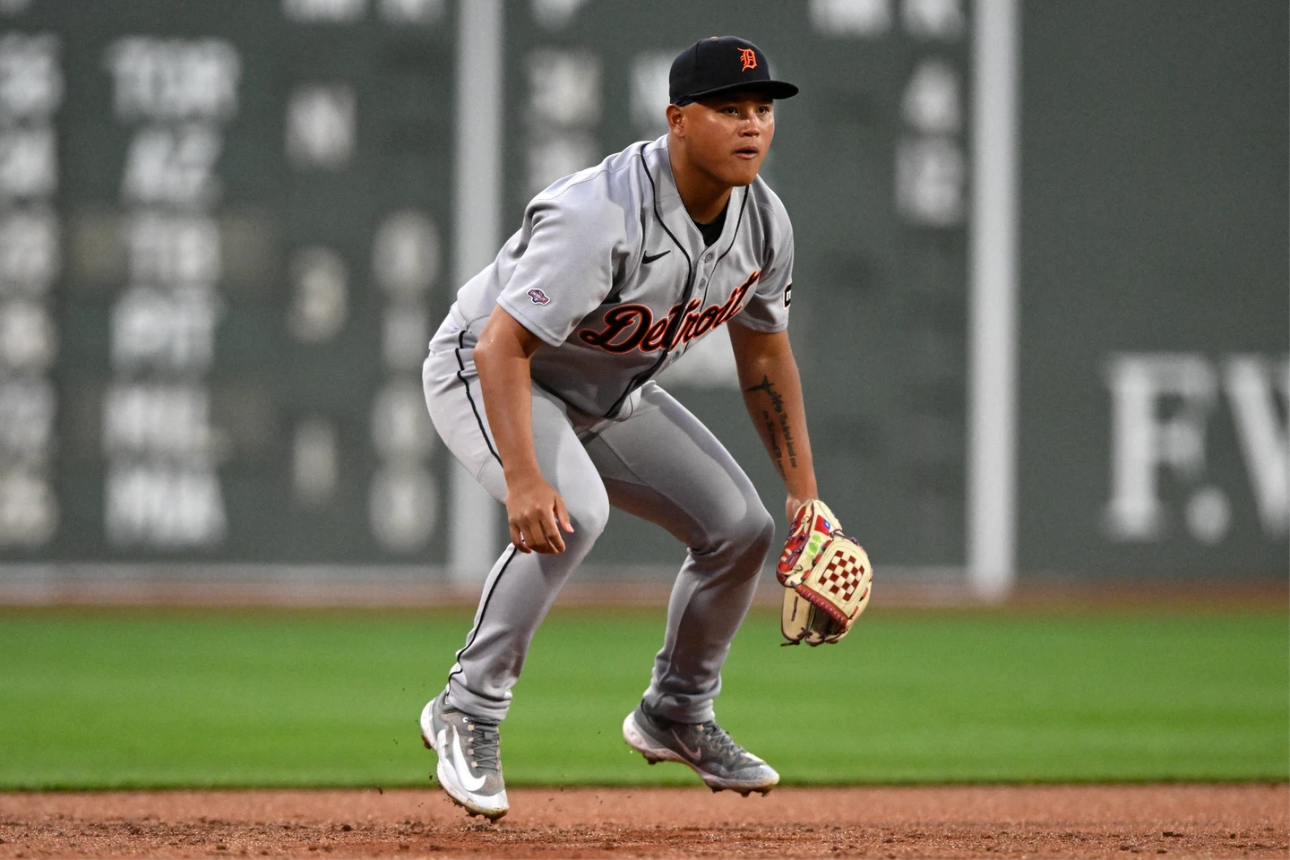 MLB｜李灝宇生涯首度守二壘　2打數無安打後被換代打退場