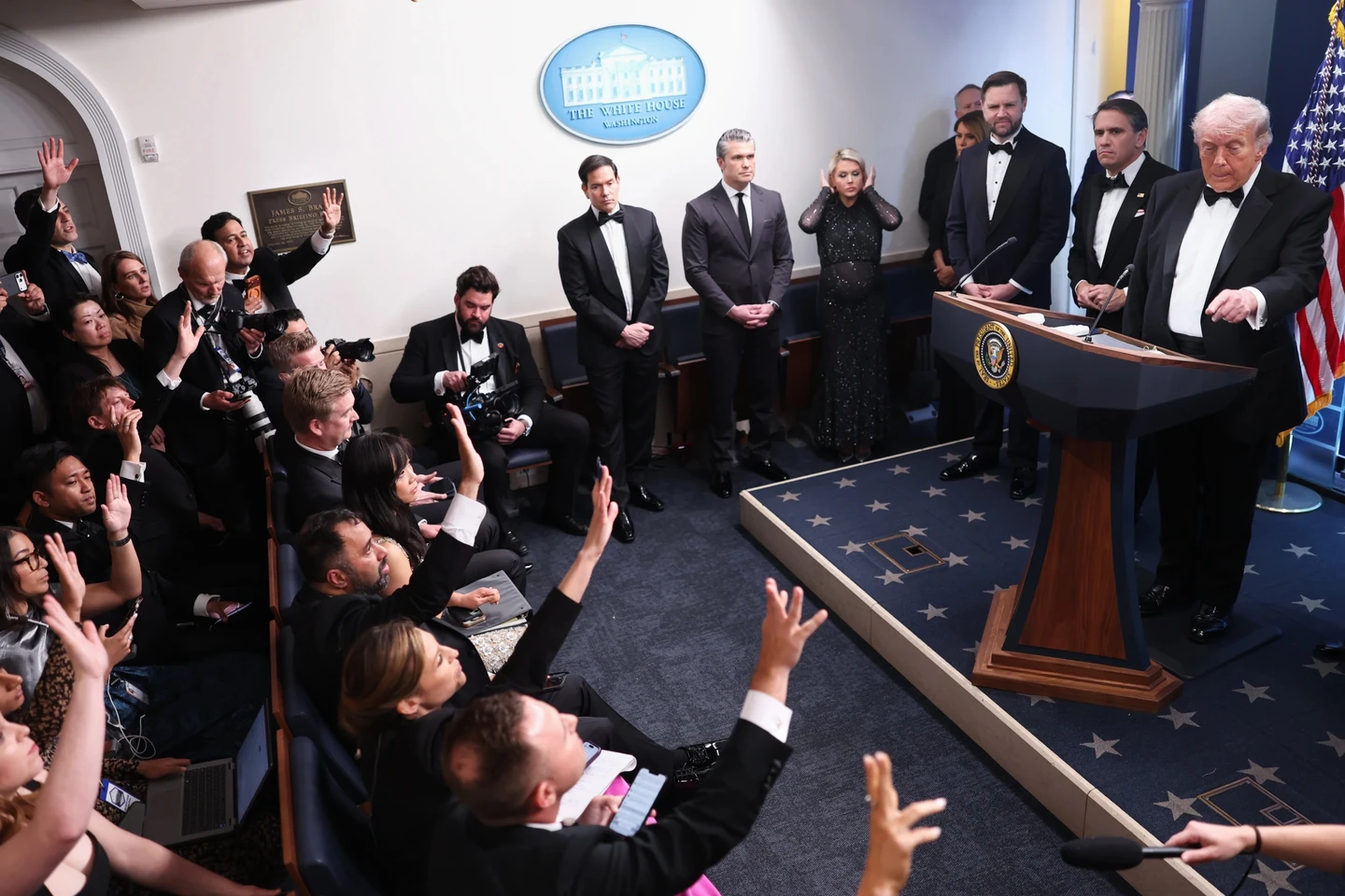 川普遇襲1特勤中彈「31歲槍手身份曝」　自嘲總統職業比賽車手危險、槍聲大作以為餐盤掉落