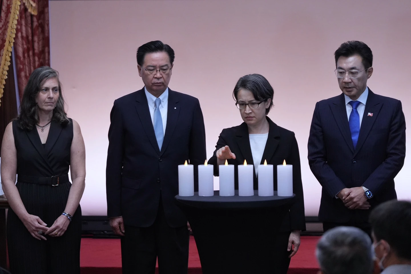 緬懷猶太大屠殺受難者　蕭美琴：守護民主才能遏止暴政再籠罩